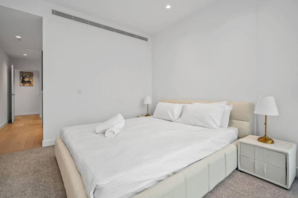Irresistible Sunlit With Harbour And Bay View 3B2B1C Apartment Мелбърн Екстериор снимка